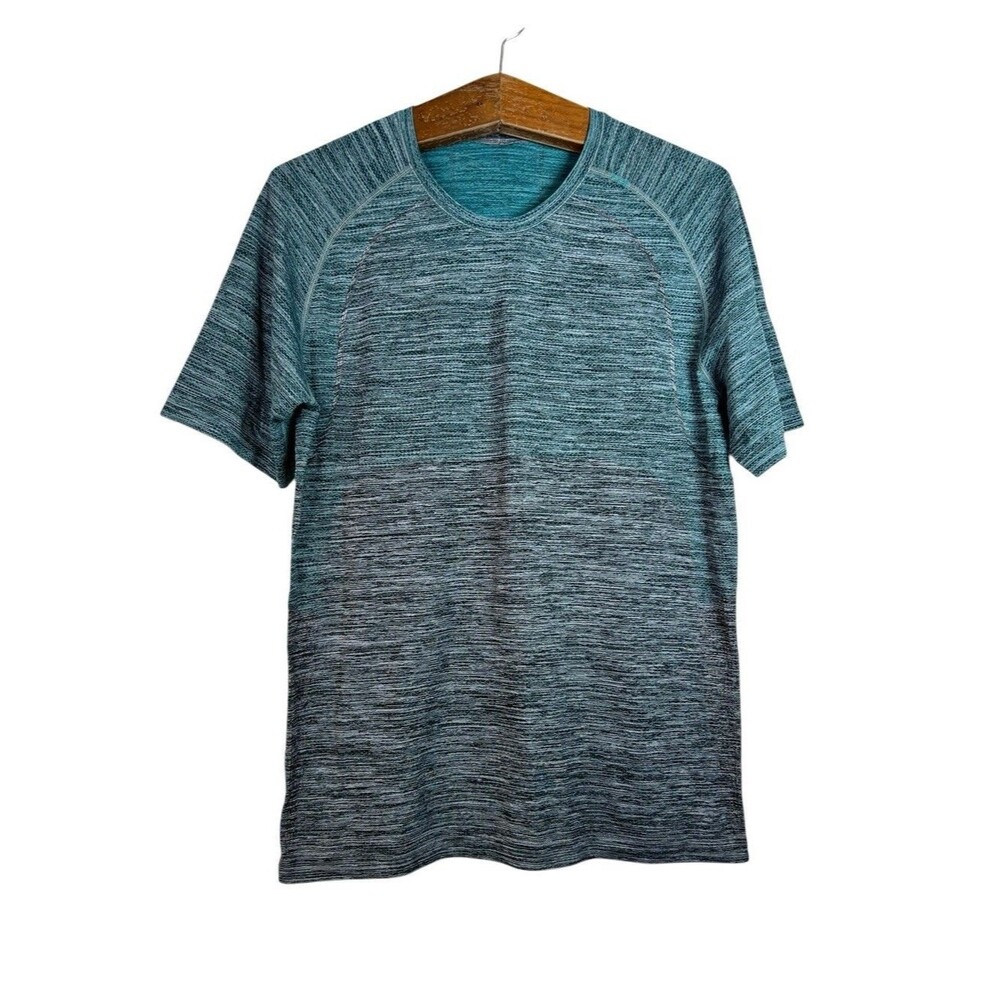 Lululemon Metal Vent Tech Blue Gray Ombre Short Sleeve Shirt Size Medium